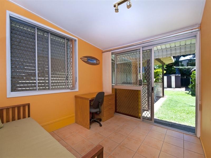 41 Sixth Avenue, Palm Beach QLD 4221