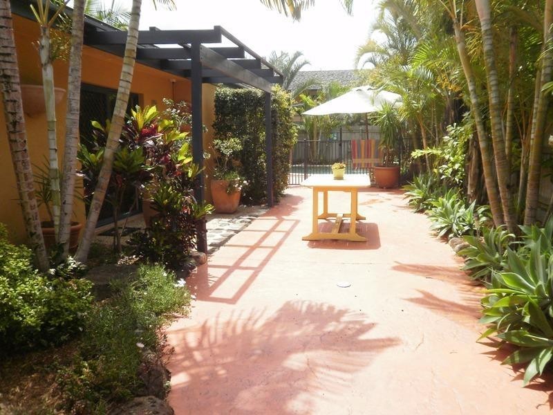 17 Hooper Drive, Currumbin QLD 4223