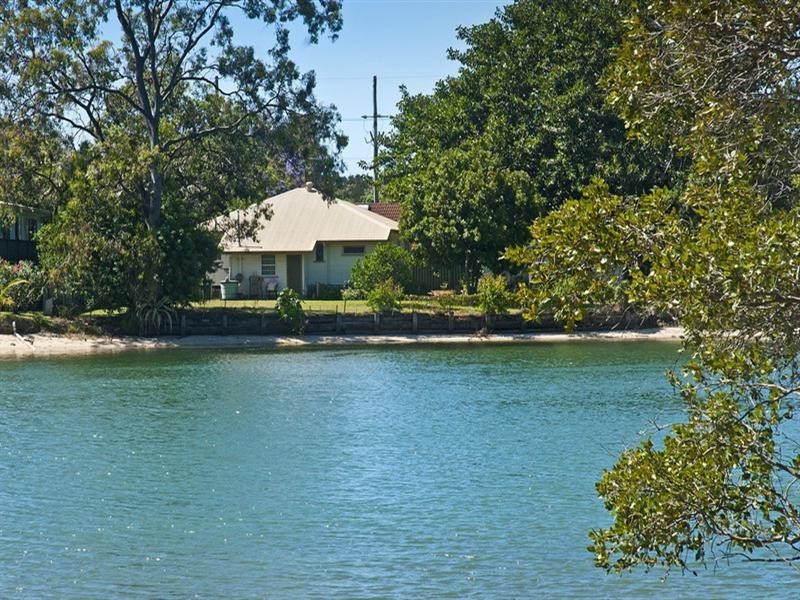 4 Guineas Creek Road, Currumbin Waters QLD 4223