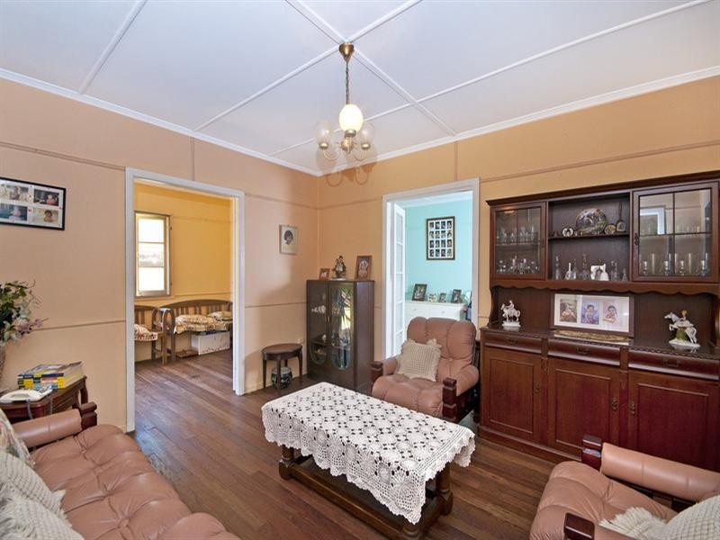 4 Guineas Creek Road, Currumbin Waters QLD 4223