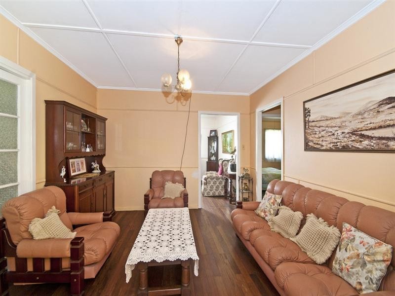 4 Guineas Creek Road, Currumbin Waters QLD 4223