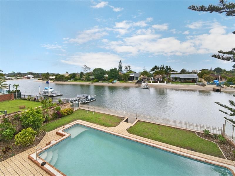 240 Mallawa Drive, Palm Beach QLD 4221