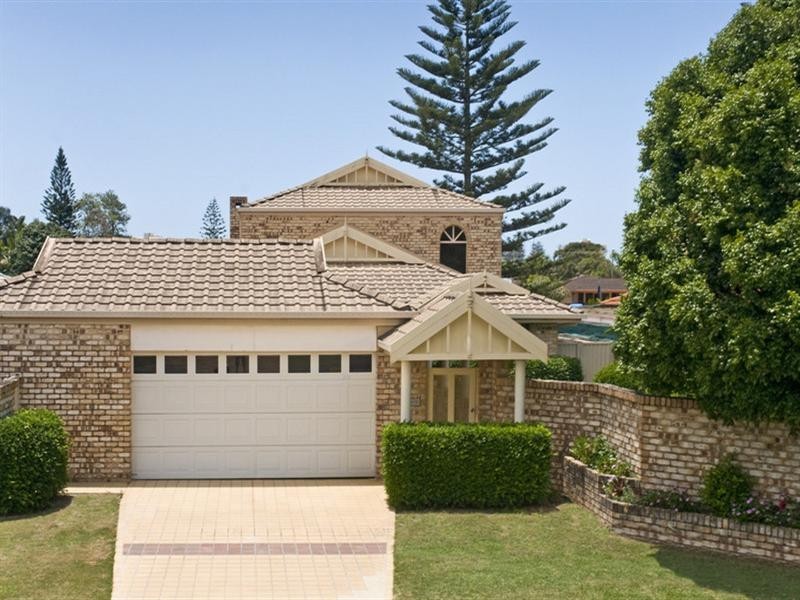 240 Mallawa Drive, Palm Beach QLD 4221