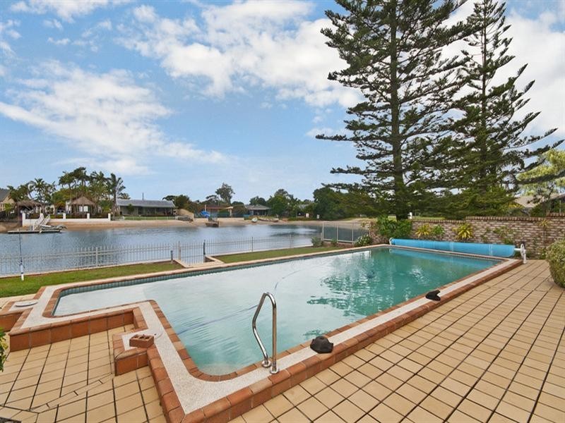 240 Mallawa Drive, Palm Beach QLD 4221