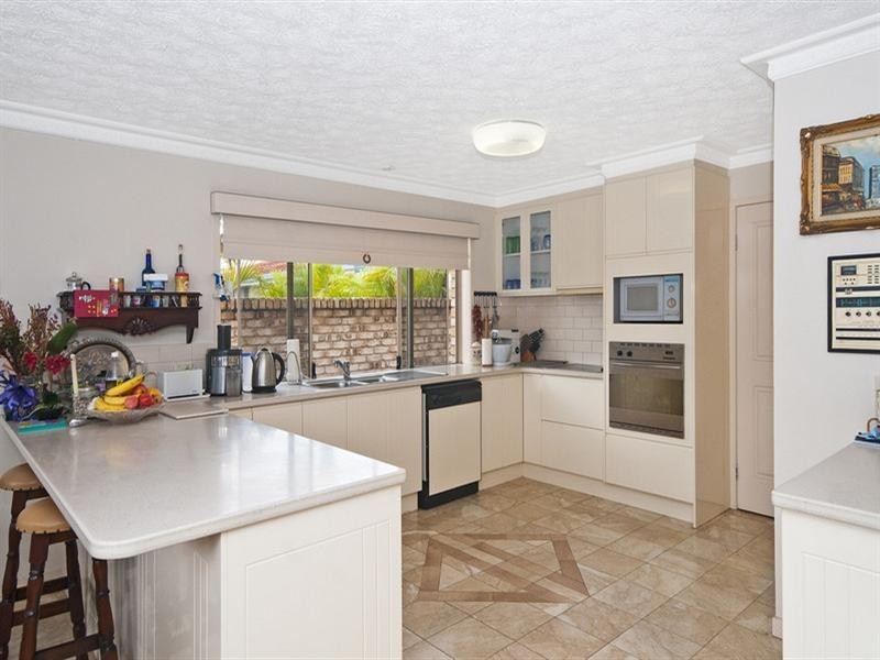 240 Mallawa Drive, Palm Beach QLD 4221