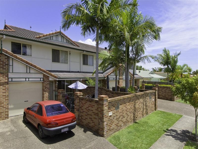10/2-4 Gilchrist Drive, Currumbin Waters QLD 4223