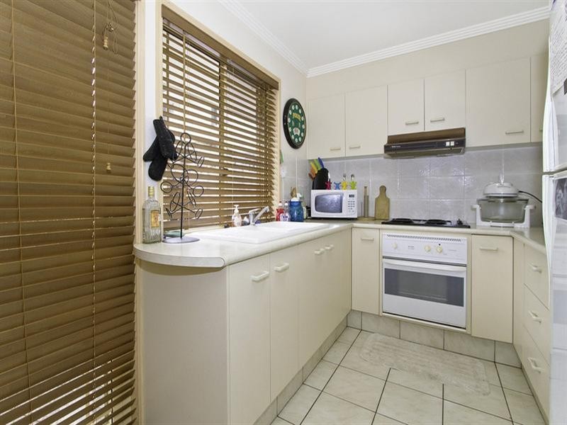 10/2-4 Gilchrist Drive, Currumbin Waters QLD 4223