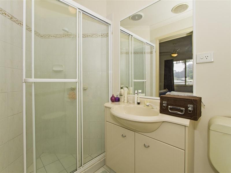 10/2-4 Gilchrist Drive, Currumbin Waters QLD 4223