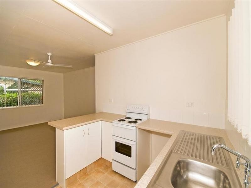 2/22 Twenty Seventh Avenue, Palm Beach QLD 4221