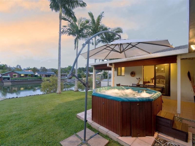 127 Currumbin Creek Road, Currumbin Waters QLD 4223