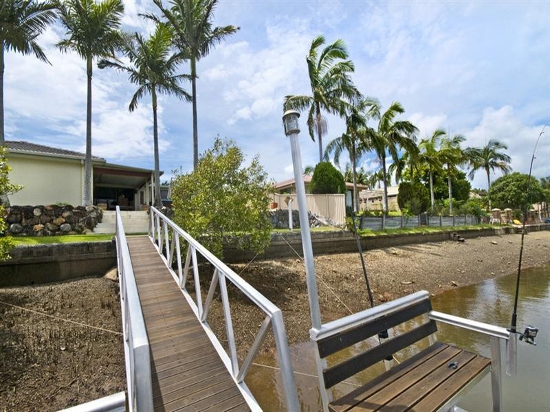 127 Currumbin Creek Road, Currumbin Waters QLD 4223