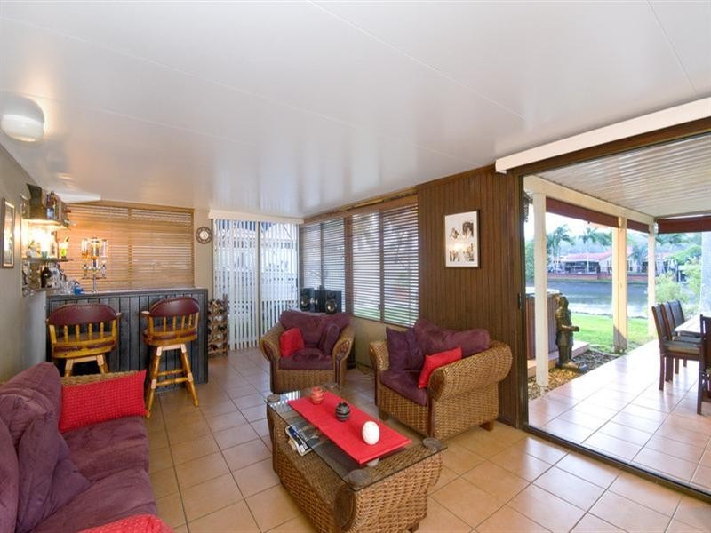 127 Currumbin Creek Road, Currumbin Waters QLD 4223