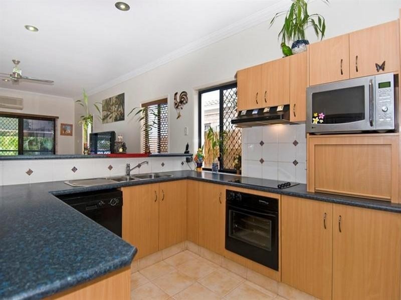 18 Fourteenth Avenue, Palm Beach QLD 4221