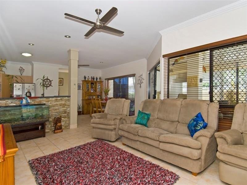 18 Fourteenth Avenue, Palm Beach QLD 4221