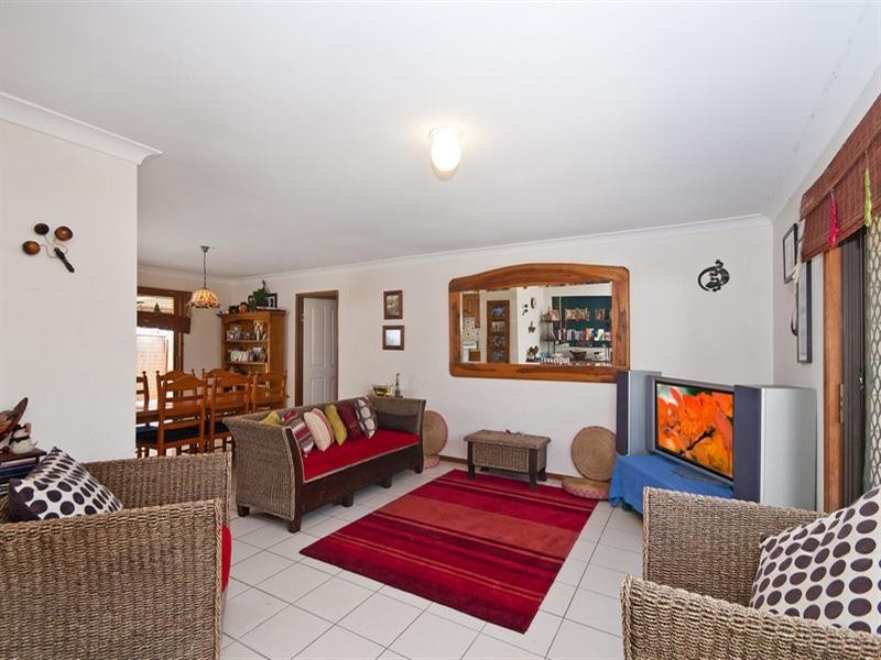 2 Japonica Drive, Palm Beach QLD 4221