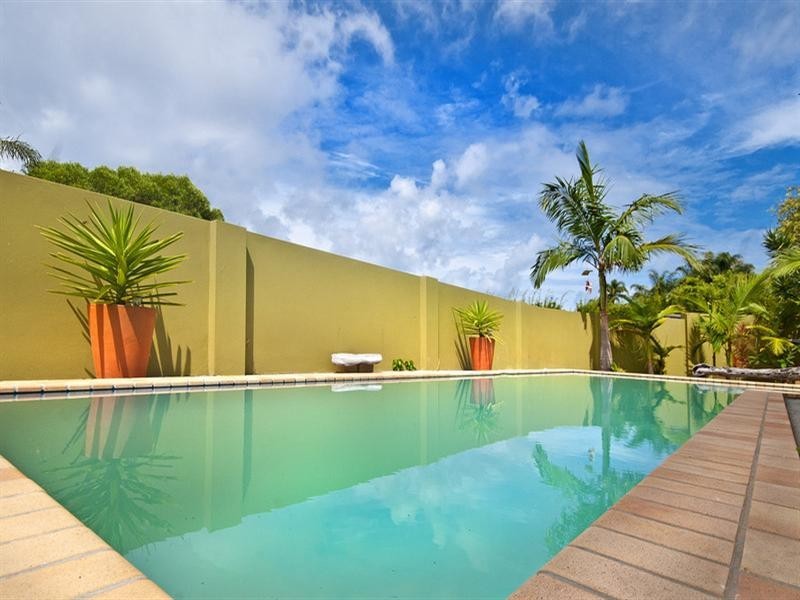 2 Japonica Drive, Palm Beach QLD 4221