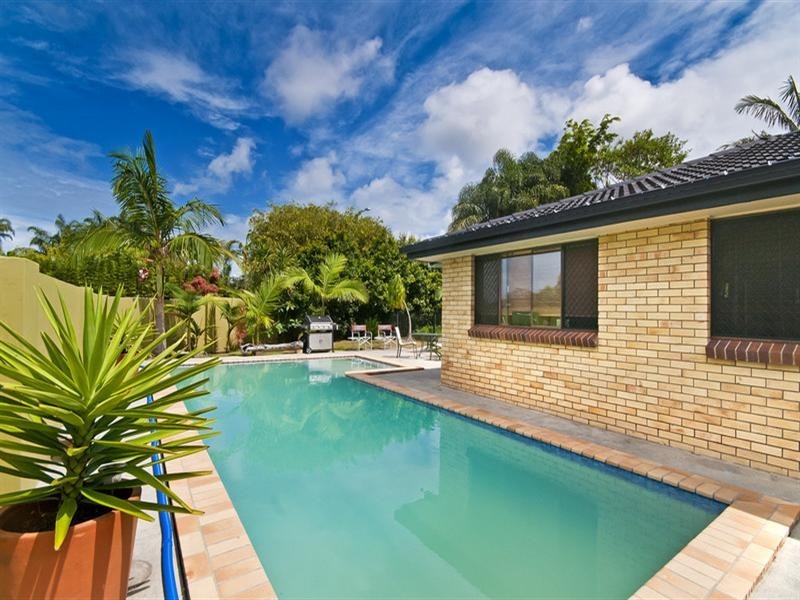 2 Japonica Drive, Palm Beach QLD 4221