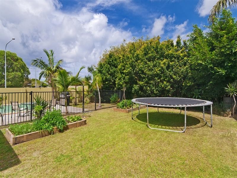 2 Japonica Drive, Palm Beach QLD 4221