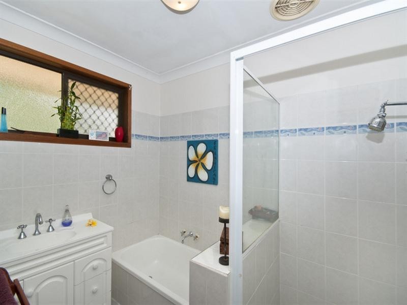 2 Japonica Drive, Palm Beach QLD 4221