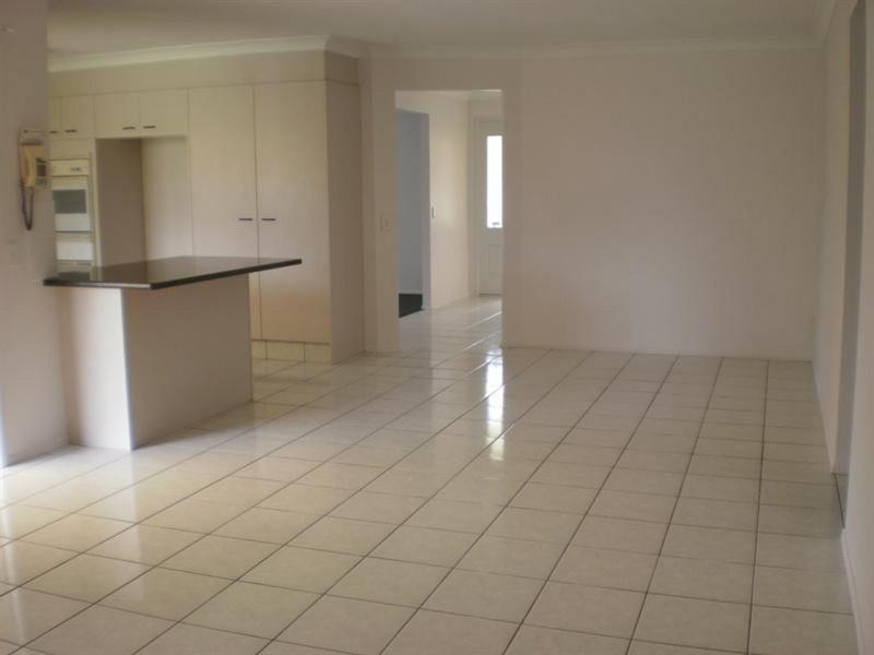 20 Whipbird Court, Burleigh Waters QLD 4220