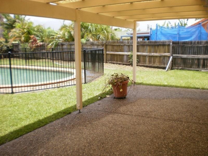 20 Whipbird Court, Burleigh Waters QLD 4220