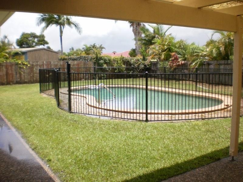 20 Whipbird Court, Burleigh Waters QLD 4220