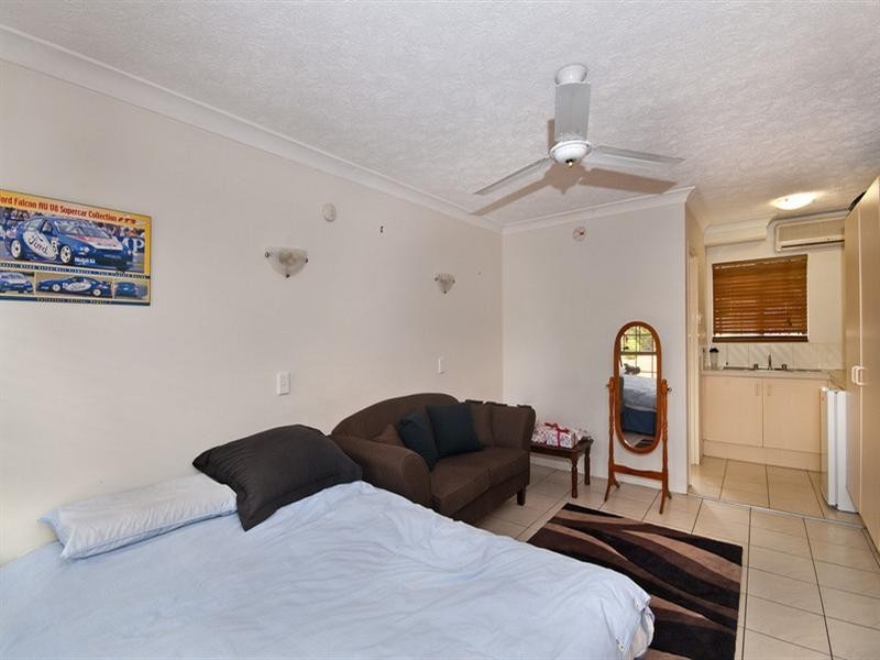 11/1072 Gold Coast Highway, Palm Beach QLD 4221