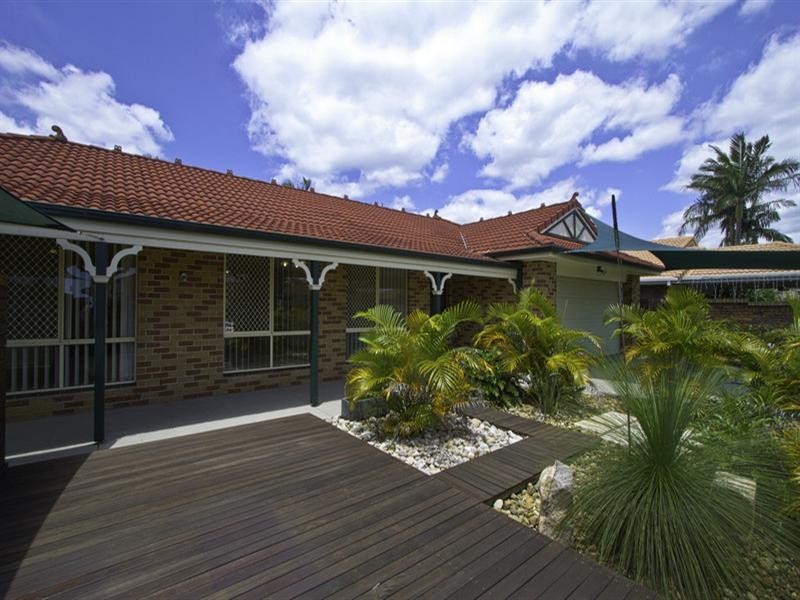 8 Acron Street, Elanora QLD 4221