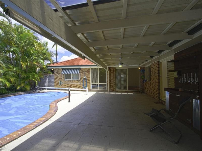 8 Acron Street, Elanora QLD 4221