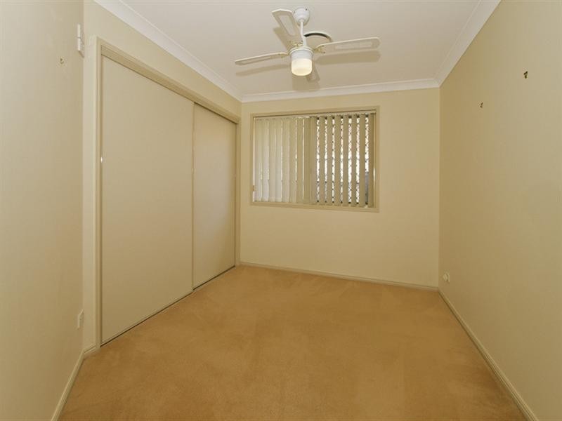 8 Acron Street, Elanora QLD 4221