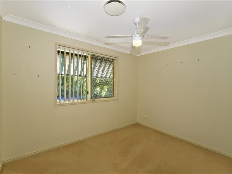 8 Acron Street, Elanora QLD 4221