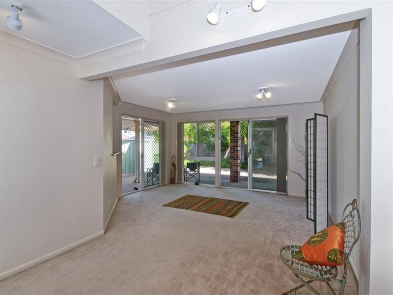 1/46 Tallebudgera Drive, Palm Beach QLD 4221