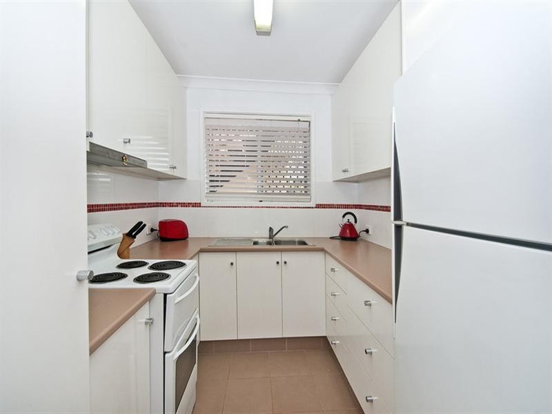 4/10 Tenth Avenue, Palm Beach QLD 4221