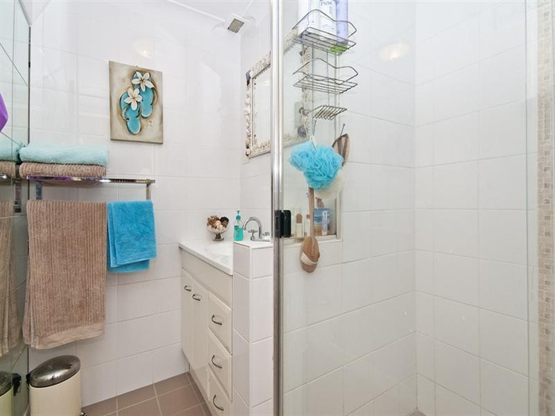 4/10 Tenth Avenue, Palm Beach QLD 4221