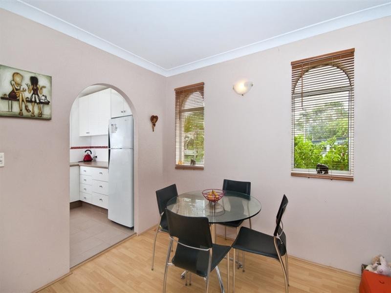 4/10 Tenth Avenue, Palm Beach QLD 4221