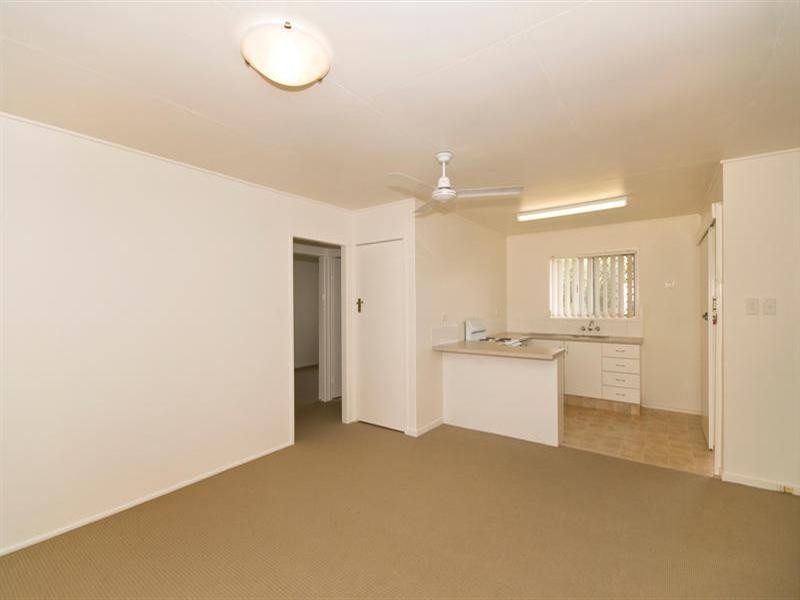 2/22 Twenty Seventh Avenue, Palm Beach QLD 4221