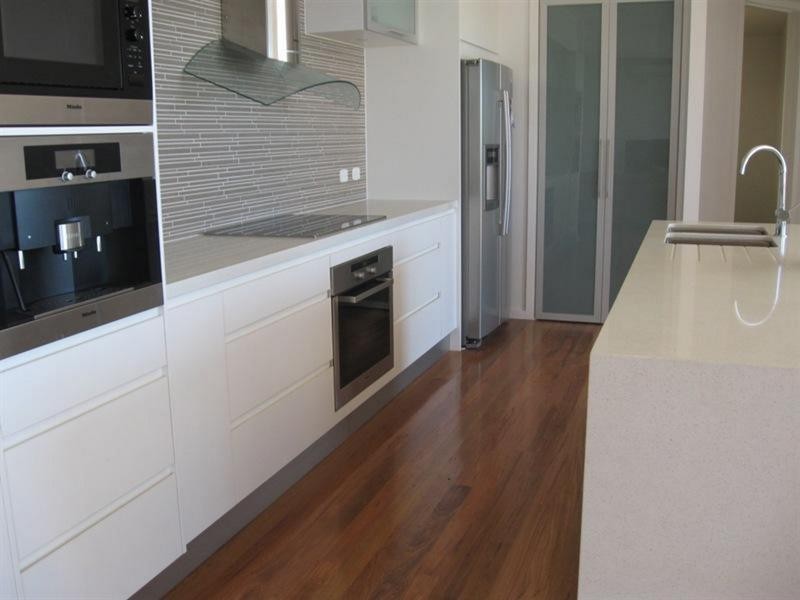 27 Sawtell Drive, Currumbin Waters QLD 4223