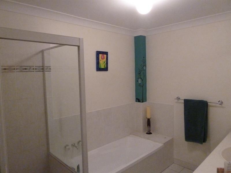 9/2 Simpsons Road, Elanora QLD 4221