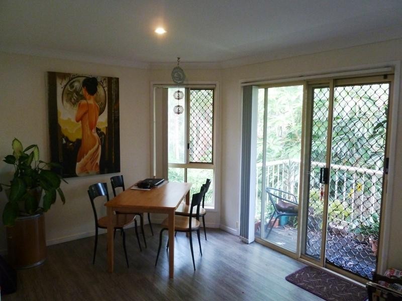 9/2 Simpsons Road, Elanora QLD 4221
