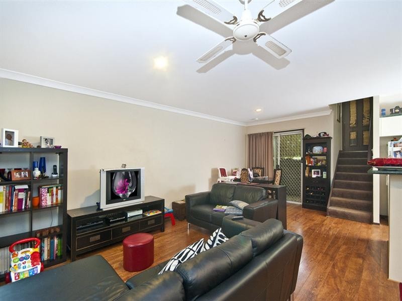 2/283 Nineteenth Avenue, Elanora QLD 4221