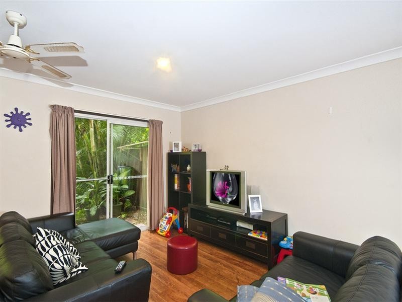 2/283 Nineteenth Avenue, Elanora QLD 4221