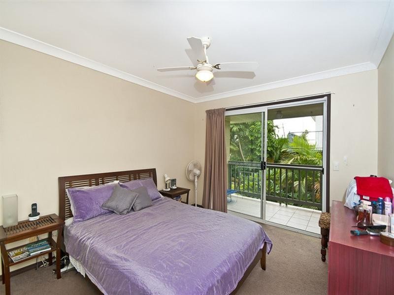 2/283 Nineteenth Avenue, Elanora QLD 4221