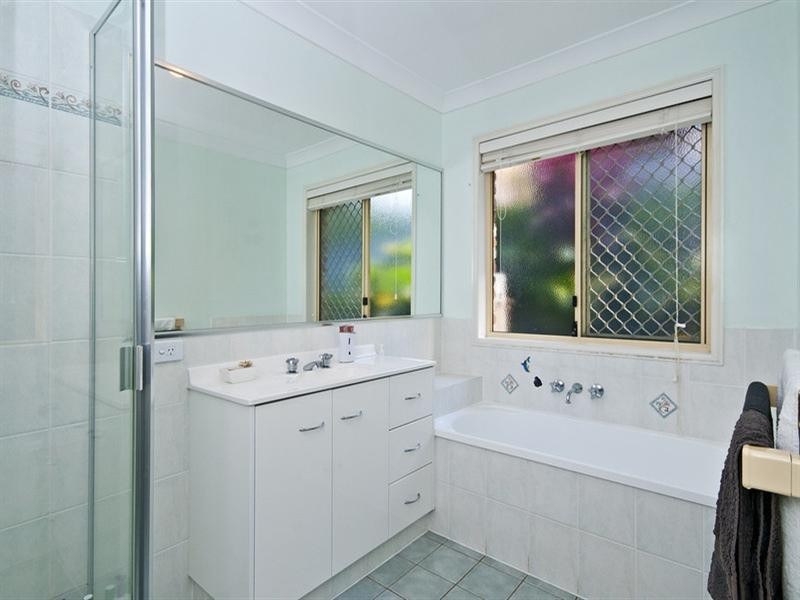 15 Laurina Court, Elanora QLD 4221