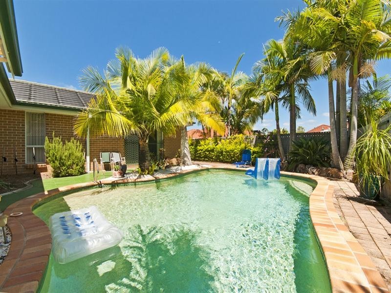 132 Bienvenue Drive, Currumbin Waters QLD 4223