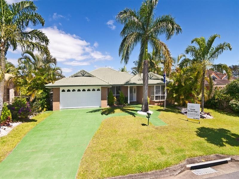 132 Bienvenue Drive, Currumbin Waters QLD 4223