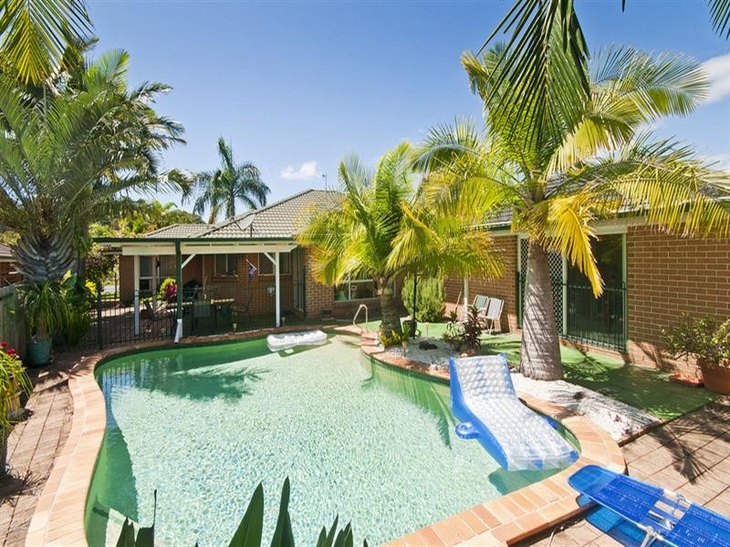 132 Bienvenue Drive, Currumbin Waters QLD 4223