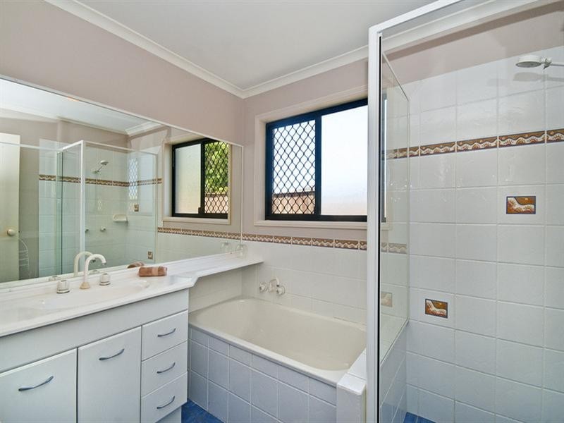 5 Casey Close, Currumbin Waters QLD 4223