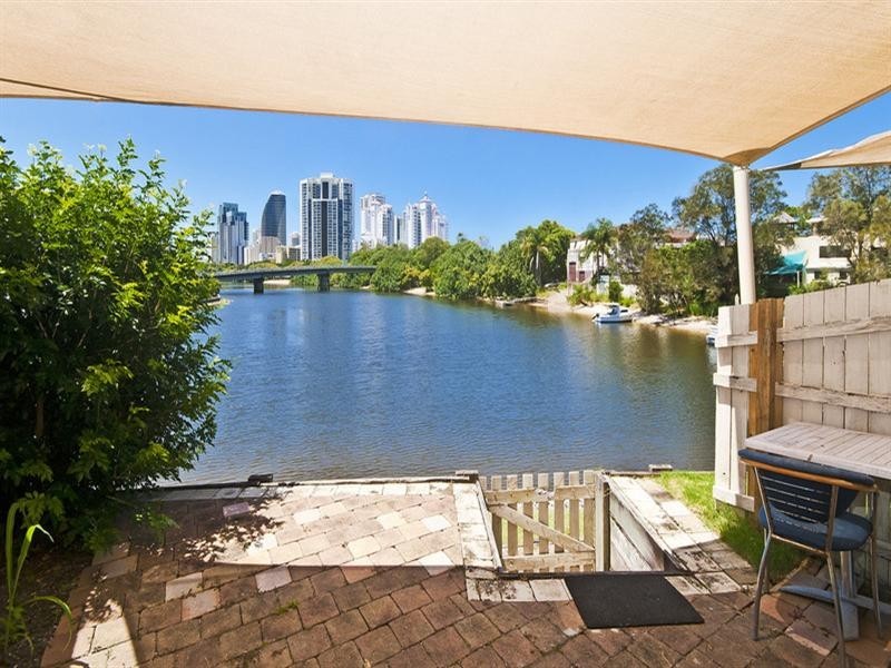 5/27-29 Surfers Avenue, Mermaid Waters QLD 4218