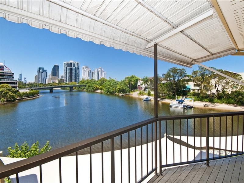 5/27-29 Surfers Avenue, Mermaid Waters QLD 4218