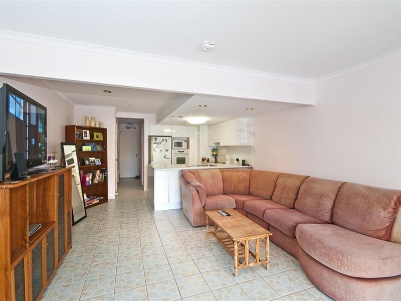 5/27-29 Surfers Avenue, Mermaid Waters QLD 4218